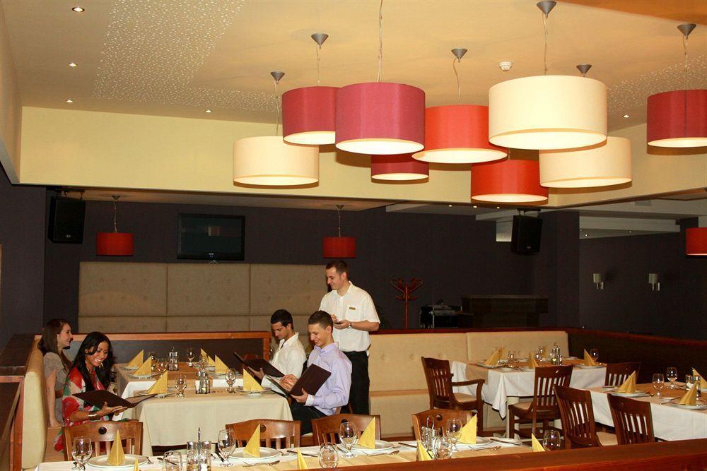 Erdospuszta Club Hotel Fenyves Debrecen Esterno foto