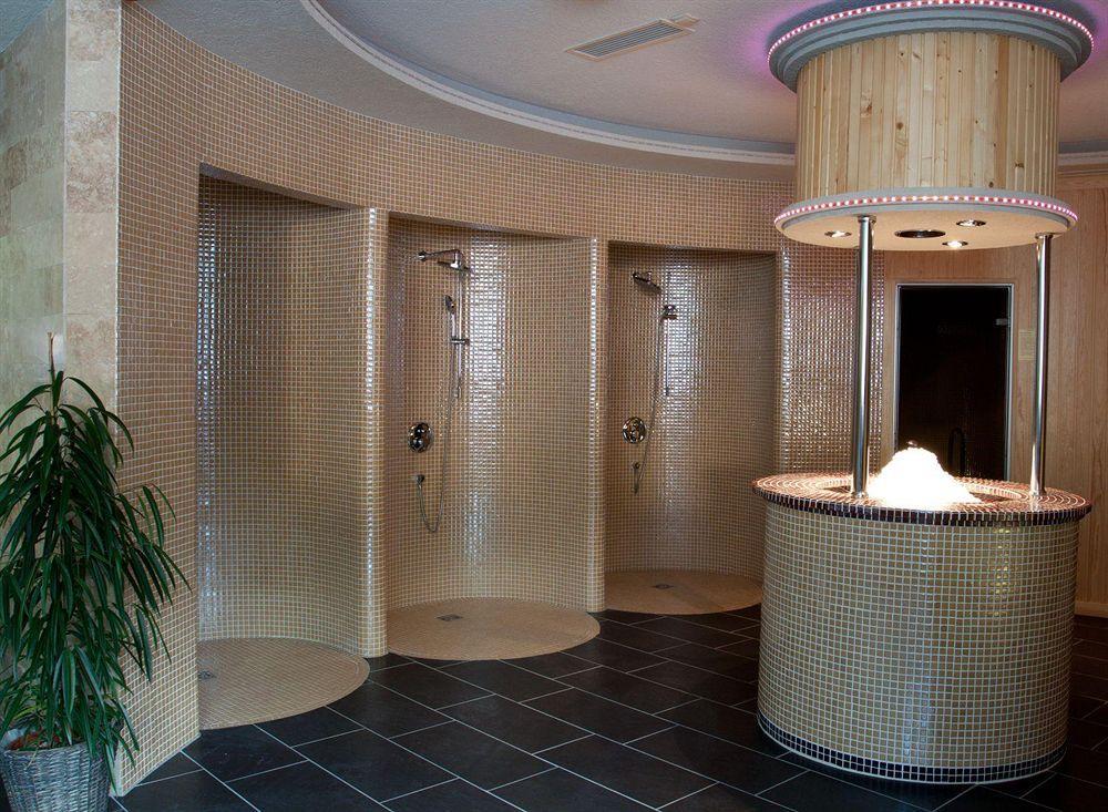 Erdospuszta Club Hotel Fenyves Debrecen Esterno foto