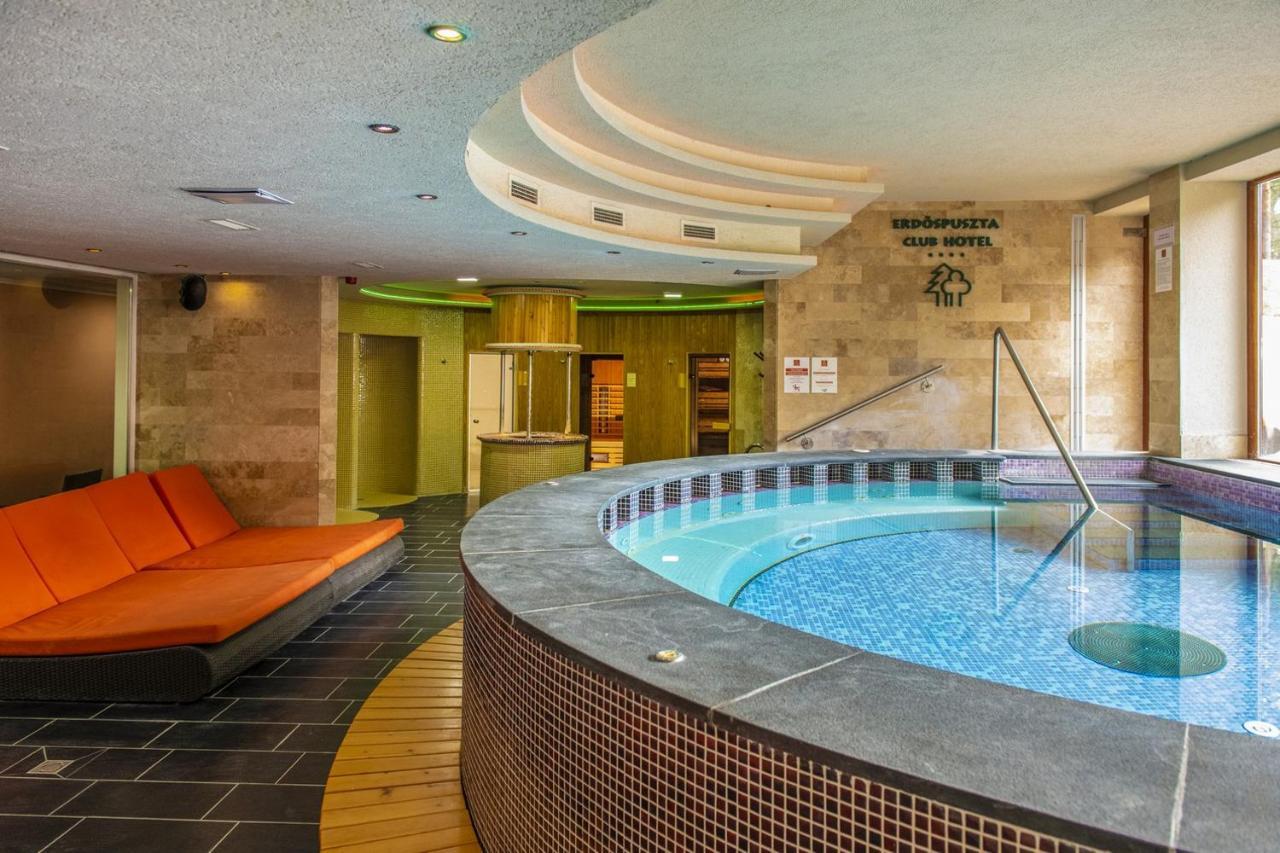 Erdospuszta Club Hotel Fenyves Debrecen Esterno foto