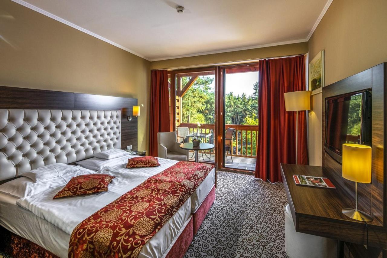 Erdospuszta Club Hotel Fenyves Debrecen Esterno foto