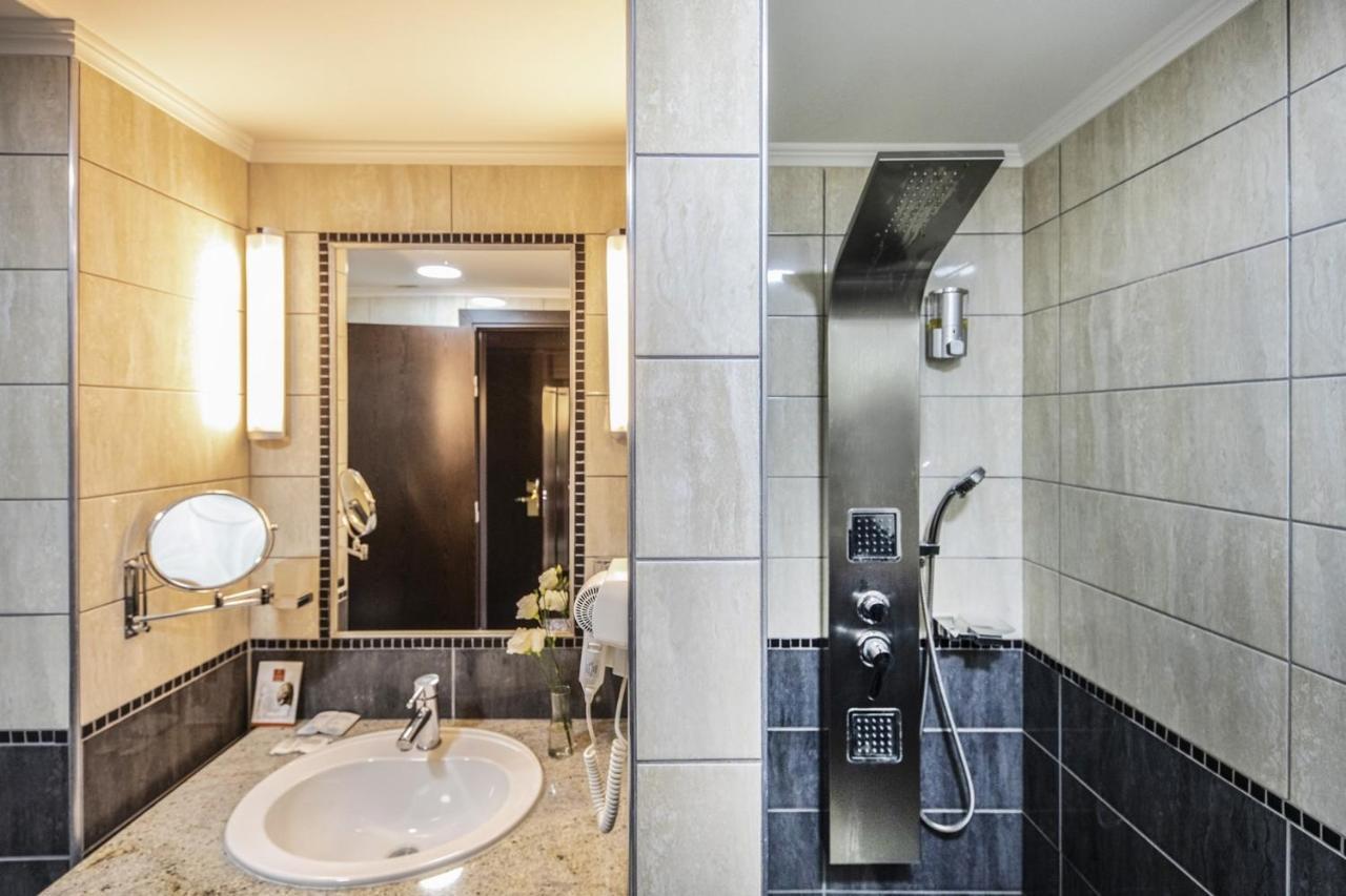Erdospuszta Club Hotel Fenyves Debrecen Esterno foto