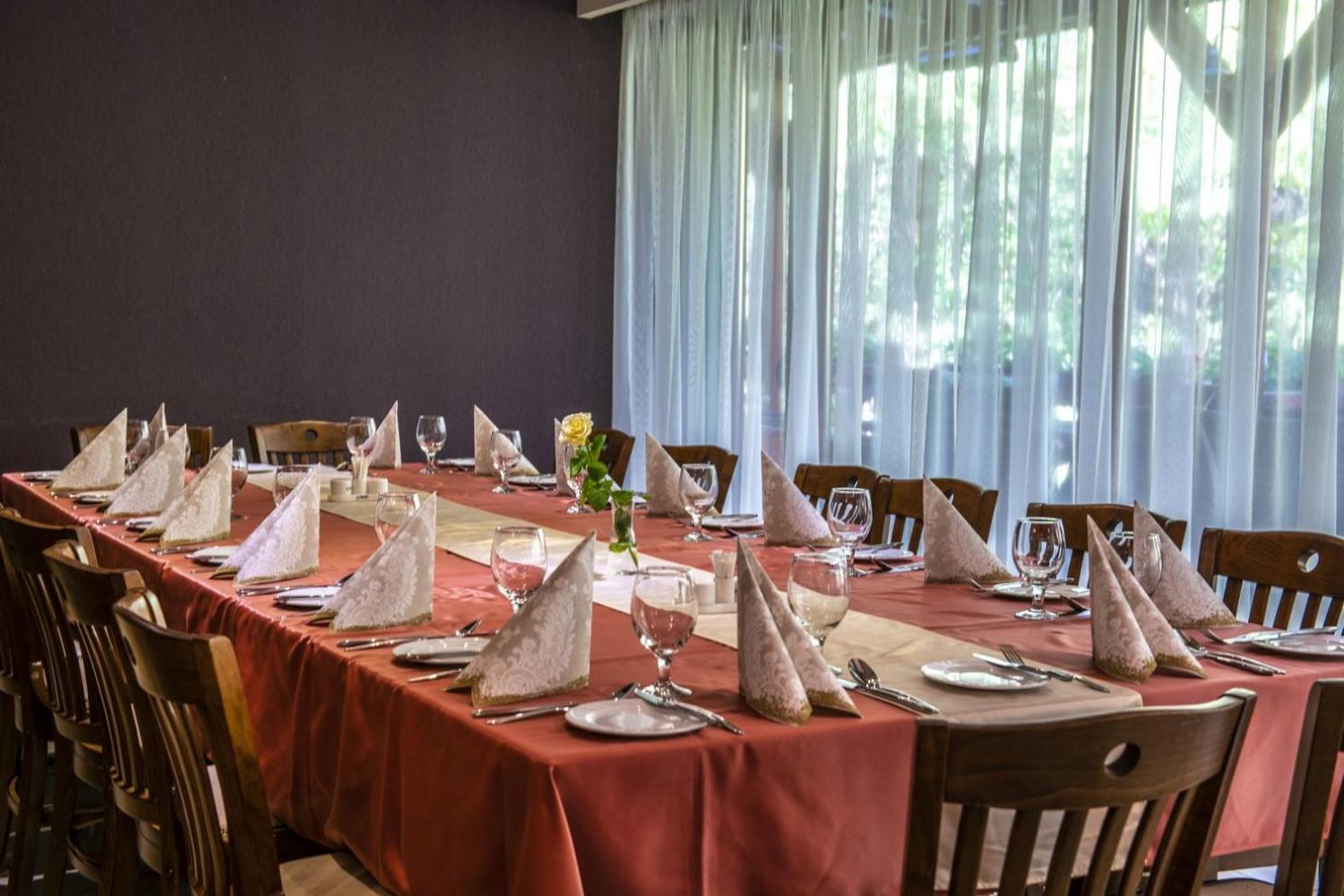Erdospuszta Club Hotel Fenyves Debrecen Esterno foto