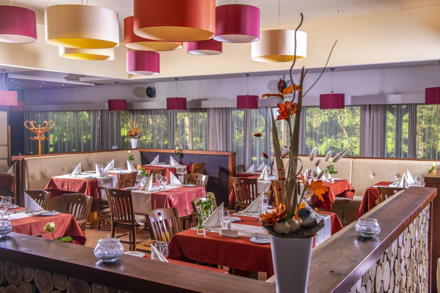 Erdospuszta Club Hotel Fenyves Debrecen Esterno foto